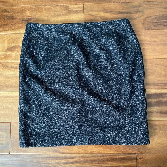 Ann Taylor size zip Pencil Skirt, size 12 - Picture 3 of 8